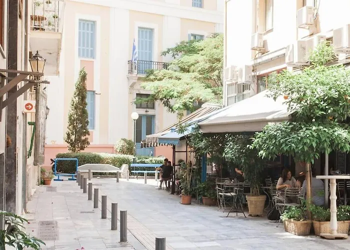 Modern Apartment In Ipitou, Plaka
